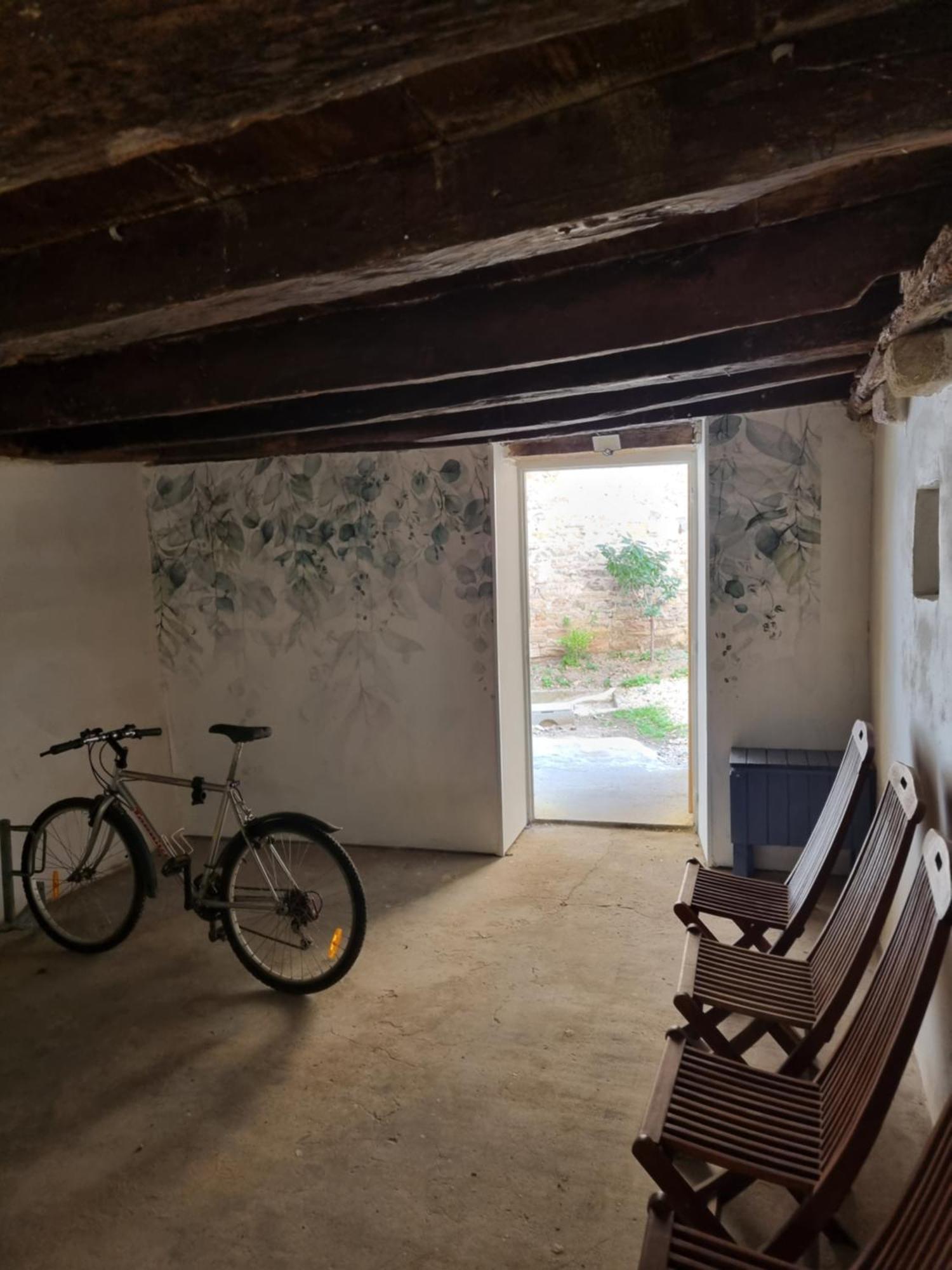 Le Studio Du Docteur Privey - Free & Secure Park Bike Tournus Exterior photo